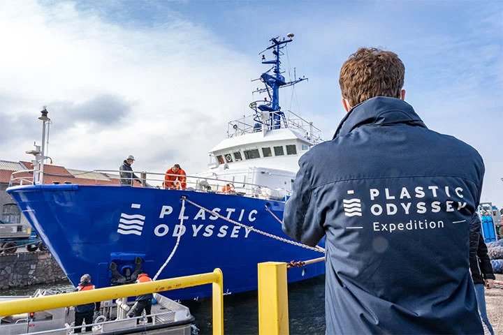 Photo du bateau Plastic Odyssey et de l'équipage