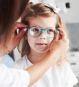 Lunettes enfant : de vue ou de soleil, comment les choisir ?