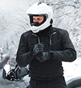 rouler à moto en hiver en hiver en sécurité