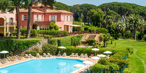 Piscine d'un hotel
